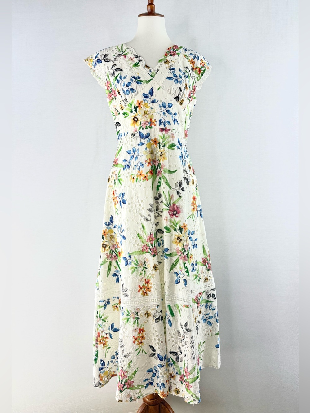 Sundance Chamarillo White Multicolor Floral Cotton Embroidered Eyelet Dress